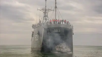 Hürmüz Boğazı'nda ABD alarmı : İran müdahalesine karşılık vermeyin