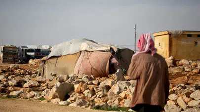 Suriye'de kamplarda yaşayanlar zor şartlar altında mücadele ediyor