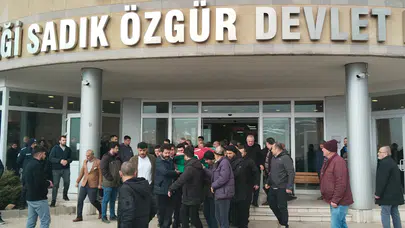 Sivas'ta doktor hastasını muayene ederken kalp krizi geçirdi