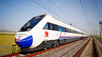 Halkalı-Kapıkule Demiryolu Hattı’na 27 bin 500 volt elektrik verilecek