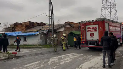 Başakşehir'de 3 katlı binanın çatısında yangın!