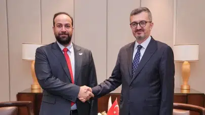 İletişim Başkanı Duran, Suriye Enformasyon Bakanı Mustafa ile görüştü