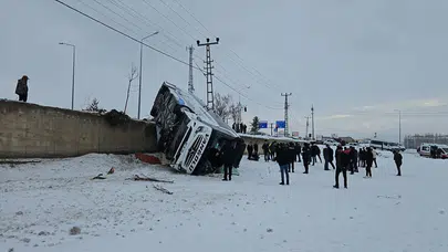 Ağrı'da yolcu otobüsü devrildi: 16 kişi yaralandı