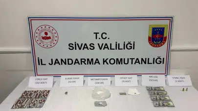 Sivas'ta uyuşturucu operasyonu : 3 kişi tutuklandı