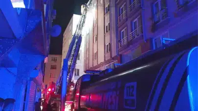 Silivri'de elektrik trafosu patladı : Çıkan yangında 2 kişi dumandan etkilendi