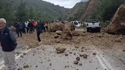 Isparta-Antalya karayoluna heyelan düştü!