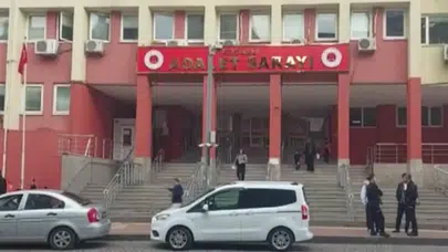 Kocaeli Adliyesi’nde altın vurgunu : 1,5 kilo altını kuyumcuda bozdurduğu ortaya çıktı