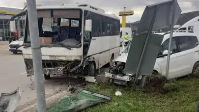 Amasya'da midibüs ile kamyonet çarpıştı : Yaralılar var