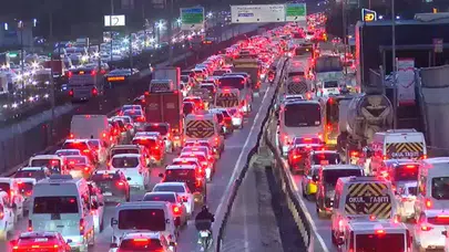 İstanbul'da iftar saatinde trafik yoğunluğu yüzde 83'e ulaştı