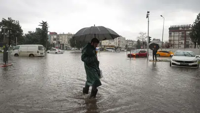 Sağanak yağış Osmaniye'de su baskınına yol açtı