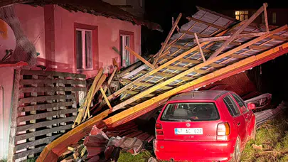 Düzce'de uçan çatı çevrede hasara yol açtı