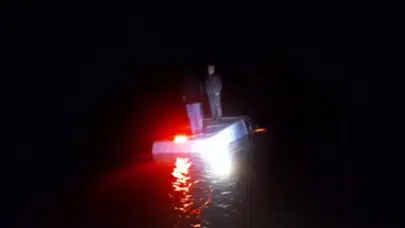 Adıyaman'da minibüs sele kapıldı : 3 kişi mahsur kaldı