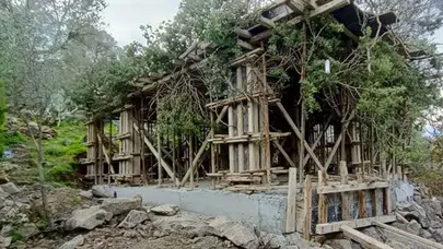 Mersin'de kaçak yapı temizliği : Orman alanlarındaki kaçak yapılar yıkılıyor