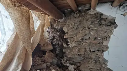 Batman Sason'da heyelan : Kayaların düştüğü ev yıkıldı