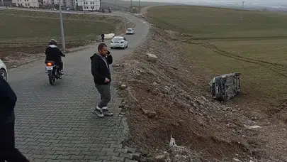 Batman'da otomobil şarampole yuvarlandı : Sürücü yaralandı