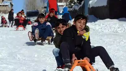 Artvin'in Şavşat İlçesinde Kar ve Buzlanma Nedeniyle Eğitime Neden Ara Verildi?