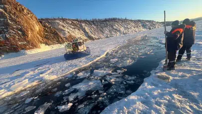 Rusya'da Baykal Gölü'nde tur yapan araç buzun altına girdi : 8 kişi öldü