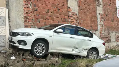 Elazığ'da kaza : Biri bebek iki kişi yaralandı