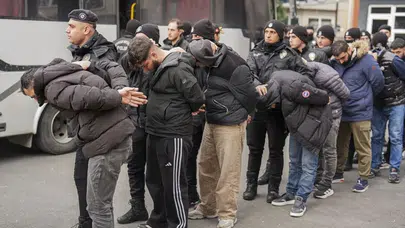 Güç ve para vaadiyle çocukları tetikçi yapan çete çökertildi