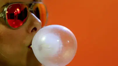 Sakız çiğnemek orucu bozar mı ? Hangi sakız orucu bozmaz ?