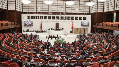 Meclis gündeminde trafik cezaları var : Hız, telefon ve alkole ağır yaptırımlar