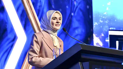 Bakan Göktaş 'Halkbank Üreten Kadınlar Yarışması Ödül Töreni'ne katıldı