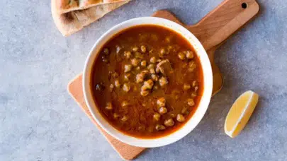 Anadolu'nun geleneksel lezzetlerinden bamya çorbası tarifi : Bamya çorbası nasıl yapılır?