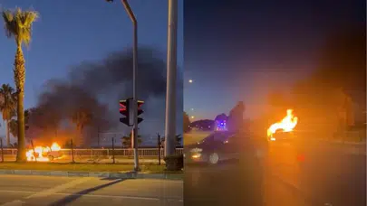 Antalya'da iki araç çarpıştı : Araçlardan biri alev alev yandı