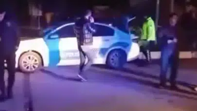 Hatay Arsuz’da alkollü sürücü polis aracına çarptı : 2 polis yaralandı