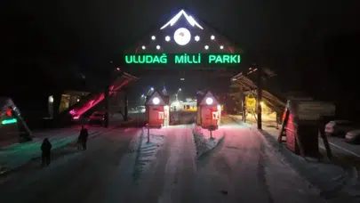 Bursa Uludağ'da kar kalınlığı 160 santimetre oldu