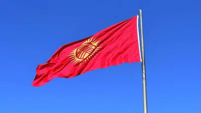 Kırgızistan’da 3 bakan görevden alındı : Yeni isimler vekaleten atandı