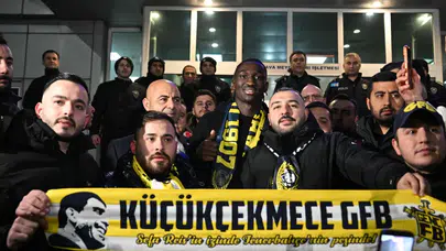 Fenerbahçe'nin yeni transferi Sidiki Cherif İstanbul'da!