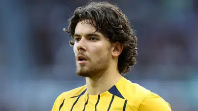 Ferdi Kadıoğlu'nun şutu İngiltere'yi salladı!