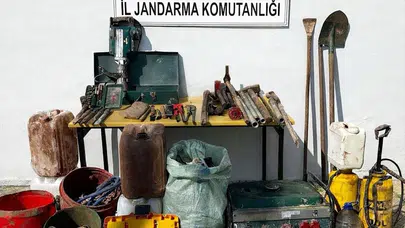 Manisa'da tarihi alanda kaçak kazı yapan  2 şüpheli gözaltına alındı