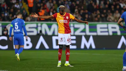 Osimhen, bu sezonki gol sayısını 15'e yükseltti!