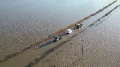 Bursa'da dere taştı : Yol sular altında kaldı