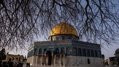 İsrail Batı Şeria'dan Mescid-i Aksa'ya gelecek Filistinlilere yine kısıtlamalar koydu