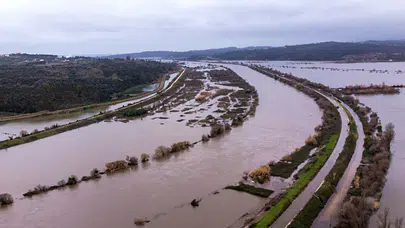 İspanya'nın Endülüs bölgesinde şiddetli yağışlar hayatı olumsuz etkiledi