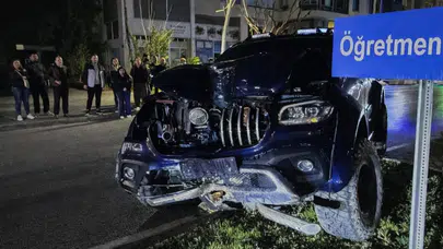 Antalya'da araç refüje çıktı : 2 kişi yaralandı