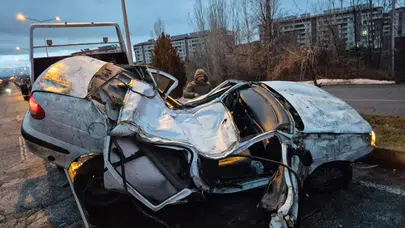 Bingöl’de feci kaza : Refüje çarpıp takla atan otomobilin sürücüsü hayatını kaybetti