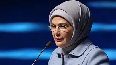 Emine Erdoğan Berat Kandili mesajını yayınladı
