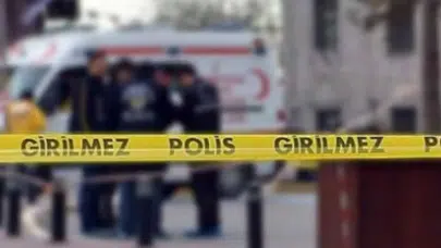 Sakarya'da bir polis memuru silahını temizlerken yaralandı