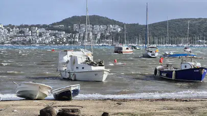 Bodrum'da kuvvetli fırtına etkili oldu