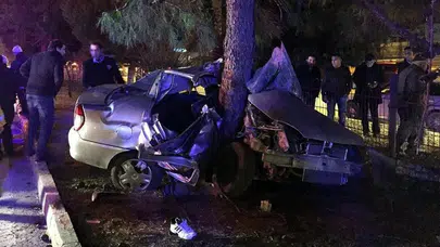 Düzce'de feci kaza : Otomobil ağaca çarptı, sürücü yaralandı