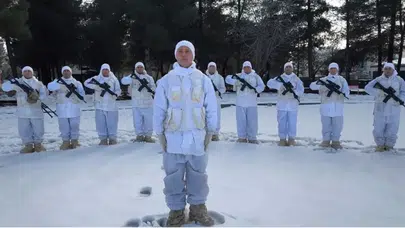 Yalova'da 75 yaşındaki kadın, komandolar için 400 bere ördü