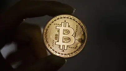 Bitcoin'de Yükseliş Yarım Kaldı! Sert Düşüşün Sebepleri Neler?