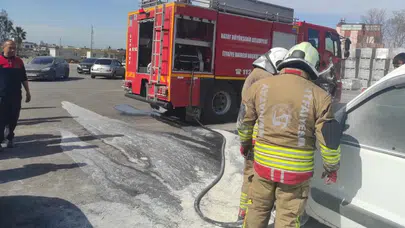 Hatay Arsuz’da park halindeki araçta yangın