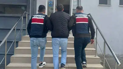 Samsun’da 22 yıl 11 ay hapis cezası bulunan firari hükümlü evinde yakalandı