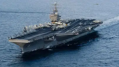İran, ABD'ye ait Lincoln uçak gemisini İHA ile vurdu