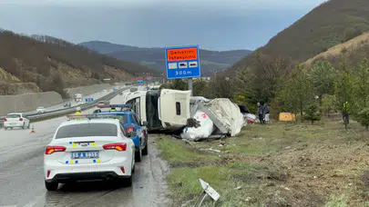 Almanya’dan Türkmenistan’a giden tır Samsun’da devrildi : Sürücü yaralandı